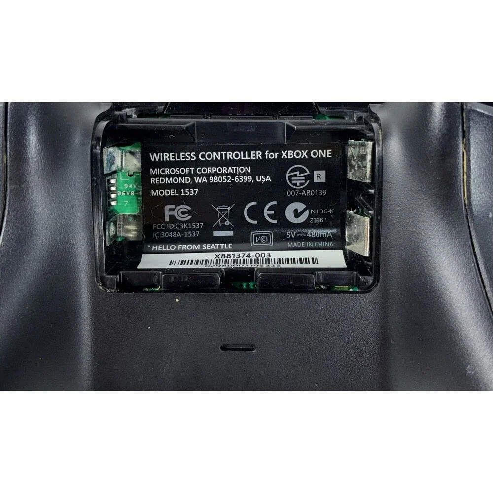 Official Microsoft Xbox One Wireless Controller Day One 2013 Edition Tested